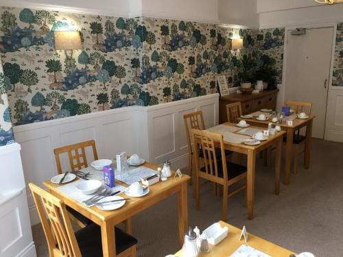 The Kenmore Guest House Hotel in Llandudno