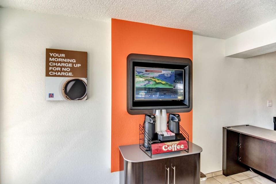 Motel 6 Stockton, CA - North Hotel in Stockton