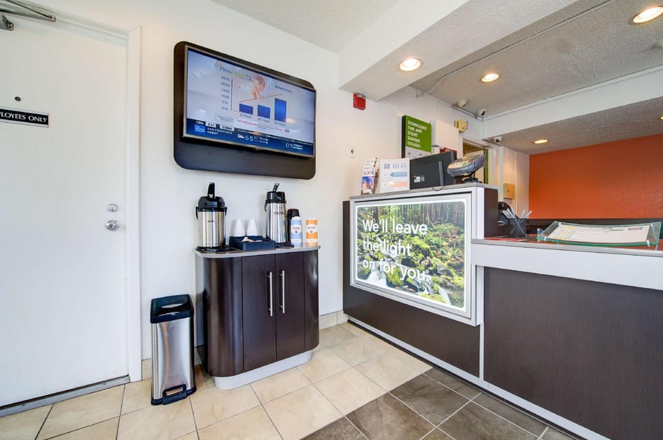 Motel 6 Seattle, WA - Airport Hotel in SeaTac