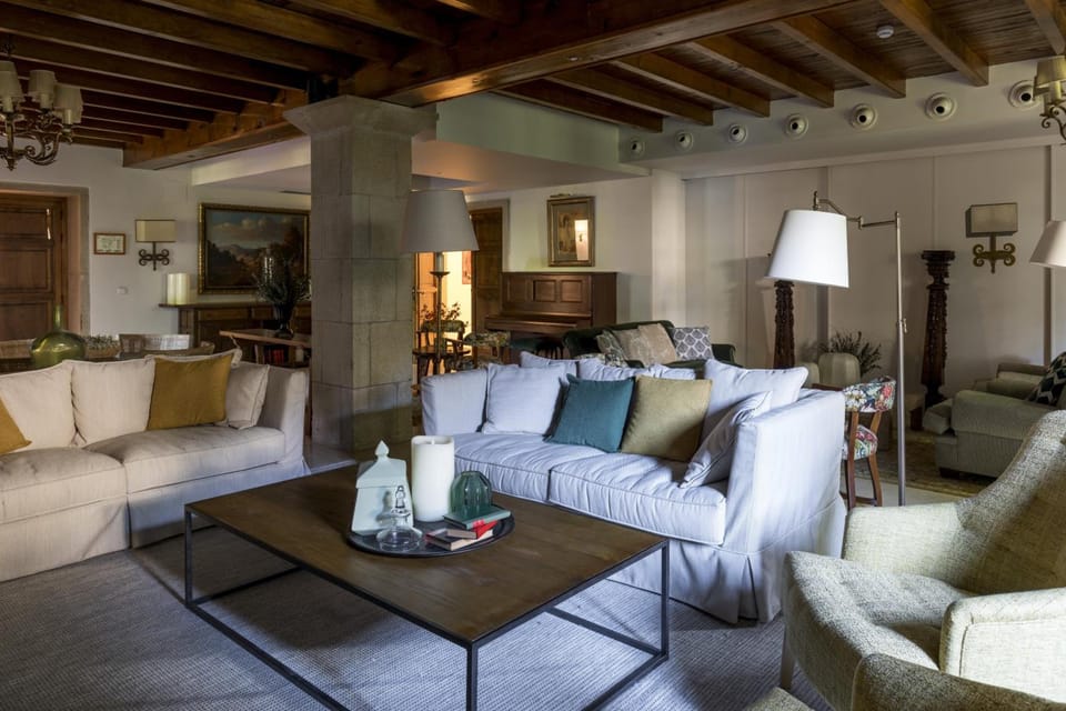 Shared lounge/TV area