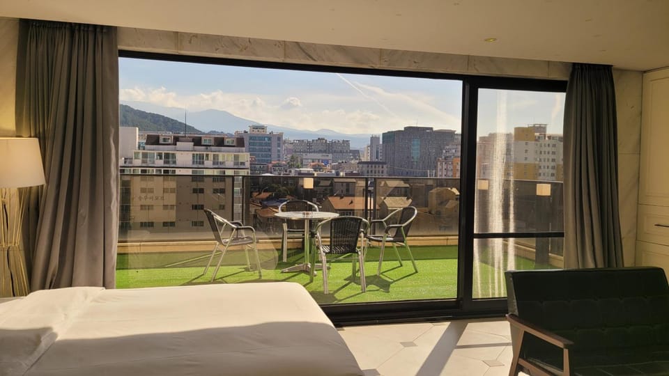 Hotel Cullinan Jeju Motel in South Korea
