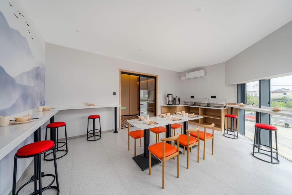 Qinghe Hotel (Wujiang Huijin Plaza Branch) Hotel in Nanjing