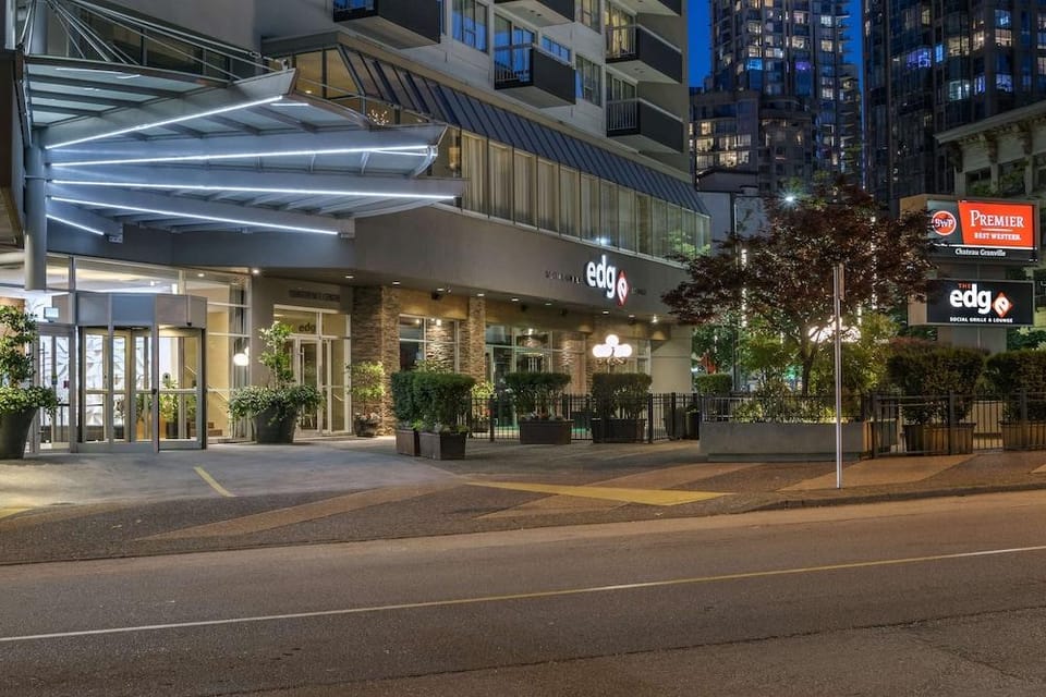 Best Western Plus Chateau Granville Hotel & Suites & Conference Ctr. Hotel in Vancouver