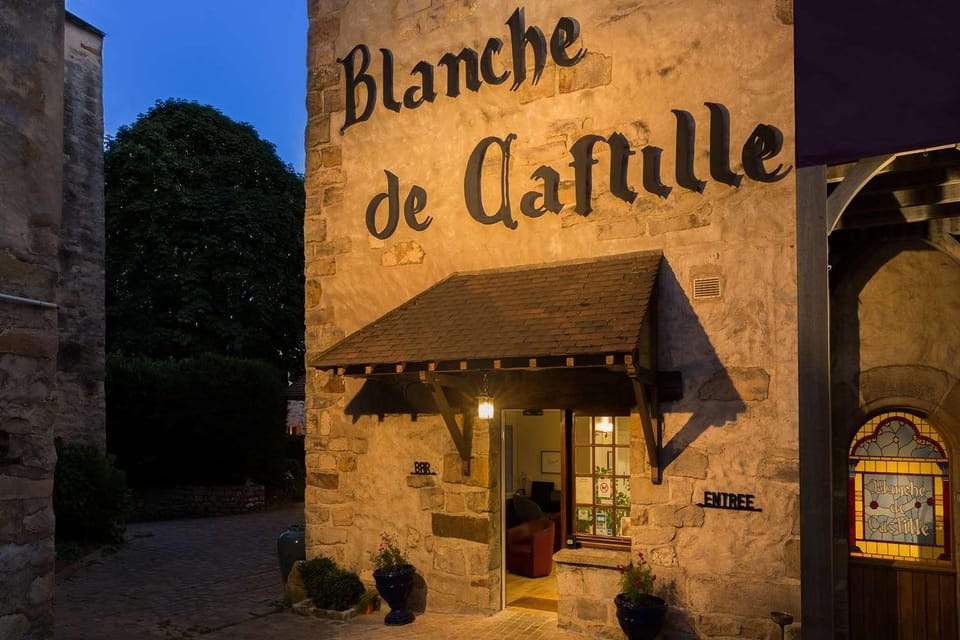 Best Western Blanche De Castille Dourdan Hotel in Île-de-France