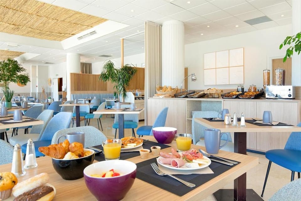 Best Western Plus La Marina Hotel in Saint-Raphael