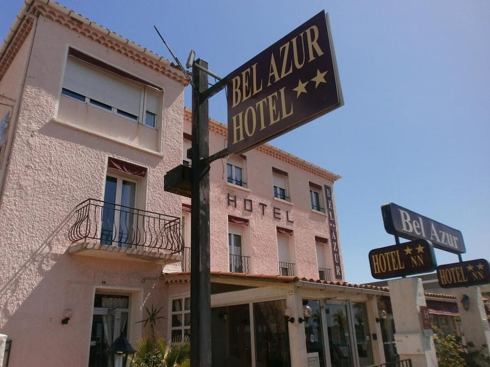 Adonis Six-Fours-les-Plages - Hotel le Bel Azur Hotel in Six-Fours-les-Plages