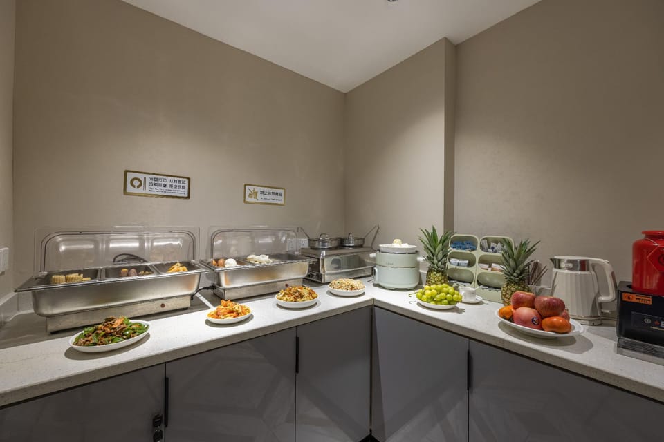 Wencheng Hotel (Ningbo Yuyao CR Five Colors City Branch) Hotel in Zhejiang