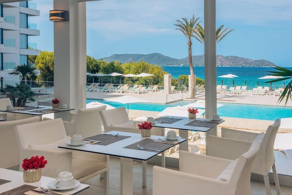 Iberostar Waves Cala Millor Hotel in Llevant