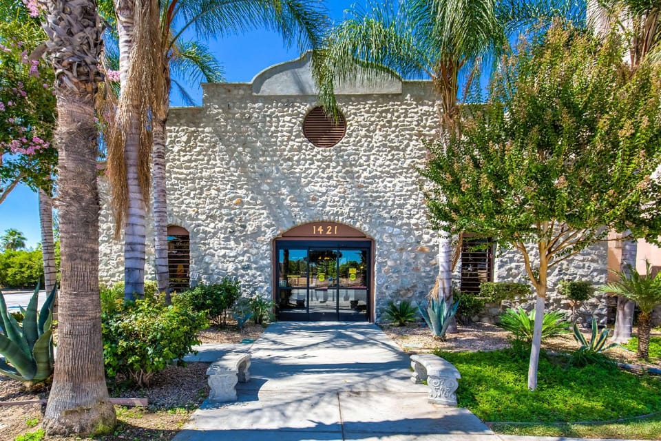 Comfort Inn Pomona near Fairplex Hotel in Pomona