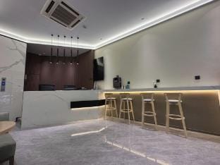 Home Inn Ruibai · Cloud Hotel (Yiwu Qingkou Night Market Store) Hotel in Hangzhou
