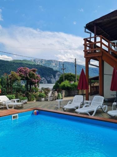 Conacul de la Dunare, Eselnita Hotel in Serbia
