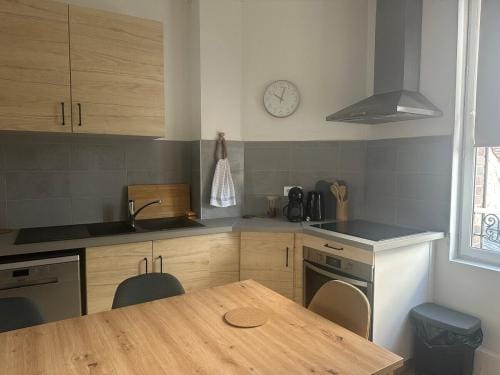 Appartement de la gare Hotel in Île-de-France