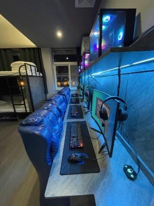 Dike E-sports Hotel (Ganyu Times Square Pedestrian Street Store) Hotel in Jiangsu