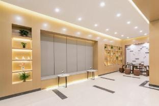 Huajuyashe Hotel (Haining Intime City South Gate Branch) Hotel in Hangzhou
