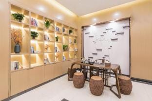 Huajuyashe Hotel (Haining Intime City South Gate Branch) Hotel in Hangzhou