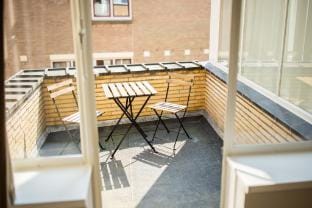 Upscale Haven 2BDR Apartment  WS Hotel in Rotterdam