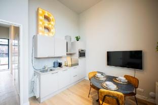 Urban Utopia 3BDR Apartment  PK Hotel in Rotterdam
