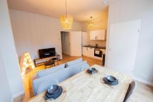 Urban Escape 2BDR Apartment  BS3 Hotel in Rotterdam