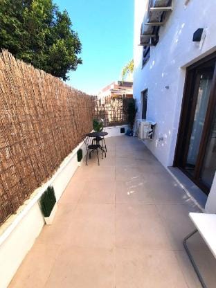 Happy Travel La Maestranza 5A Hotel in Marbella