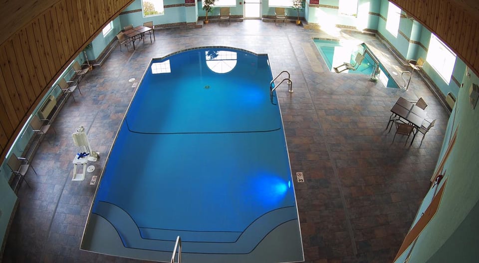 Parkfield Inn - Clinton Hotel in Ozark Mountains