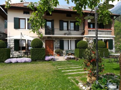 B&B OLTRA Hotel in Trentino-South Tyrol