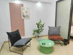 Four Seasons Orange Fruit Art Homestay (Beijing Zhong Road Branch) Hotel in Nanjing