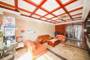 Kaiyuan Hotel (Shaoxing Lu Xun's Hometown Liberal Arts College Branch) Hotel in Hangzhou