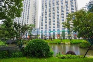 Rujia Ruibaiyun Hotel (Hangzhou Linping Huanle City Branch) Hotel in Hangzhou