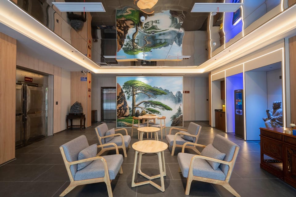 Dream Half City Future Smart Hotel (Zhenjiang High-speed Railway Wanda Plaza Branch) Hotel in Jiangsu