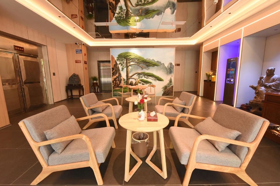 Dream Half City Future Smart Hotel (Zhenjiang High-speed Railway Wanda Plaza Branch) Hotel in Jiangsu