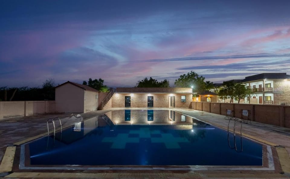 Swimming pool