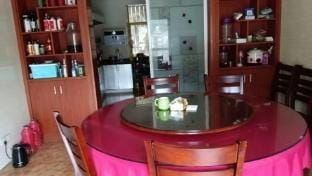 Rongya Homestay Hotel in Hangzhou