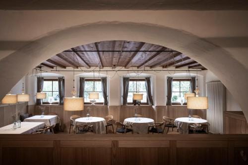 Hotel Weingut Stroblhof Hotel in Trentino-South Tyrol