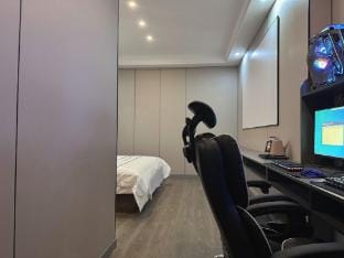 Jiashan Apple E-sports Apartment Hotel in Shanghai
