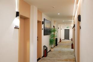 Longing Shadow Curtain Apartment (Haining High-speed Railway West Station Store) Hotel in Hangzhou