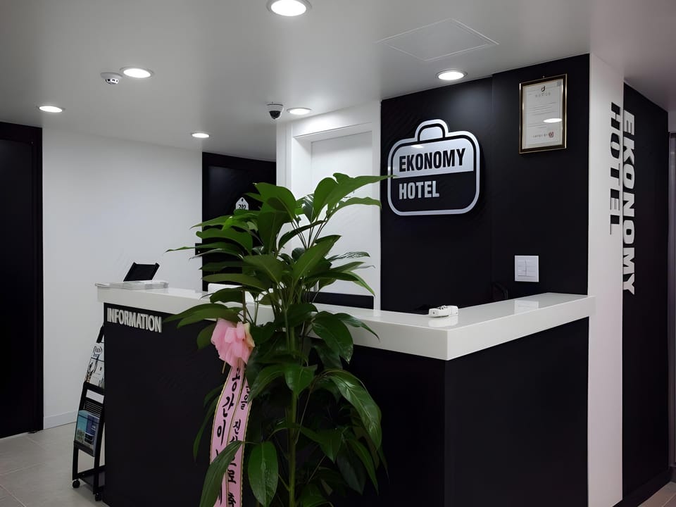 Ekonomy Hotel Myeongdong Premier Hotel in Seoul