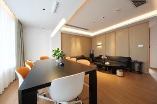 Qiyupai Hotel West Lake Hefang Street Branch (Nansong Yujie Branch) Hotel in Hangzhou