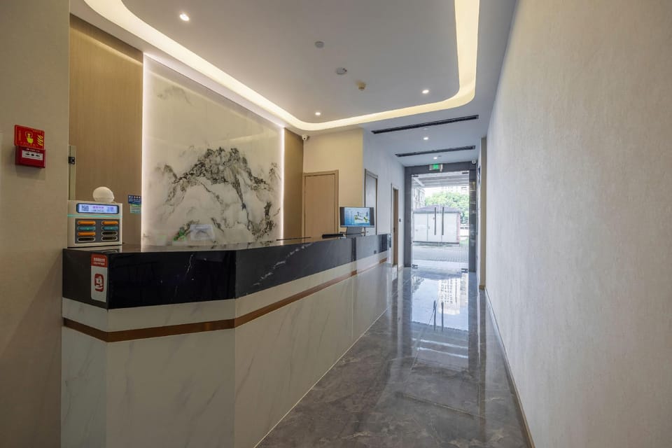 Light Gathering Smart Audio-Visual Hotel (Jiaxing Friendship Street Branch) Hotel in Suzhou