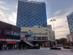 Xingchen Projection Theme Apartment (Xinghu Plaza Store) Hotel in Suzhou