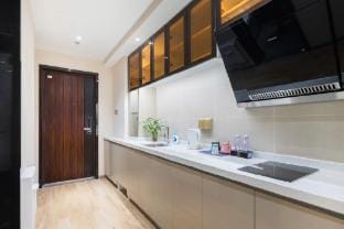 Light Luxury Elegant Riverside Cinema Hotel (Confucius Temple Branch) Hotel in Nanjing