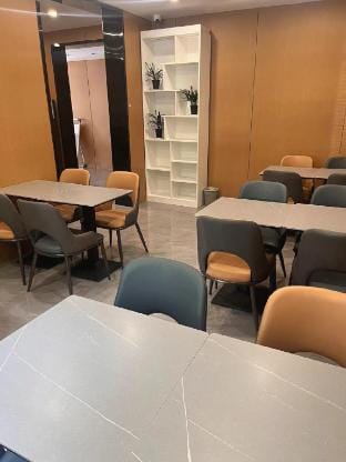Fanchengpin·Xinyi Daqiao Road Party School) Hotel in Jiangsu