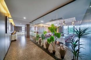Shangka Hotel (Huzhou Zhi Li Prince Bay Commercial Street Store) Hotel in Suzhou