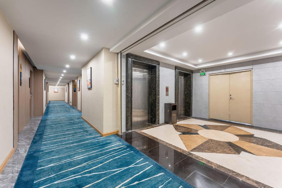 Ruijing Hotel (Wusha RT-Mart Store) Hotel in Shenzhen