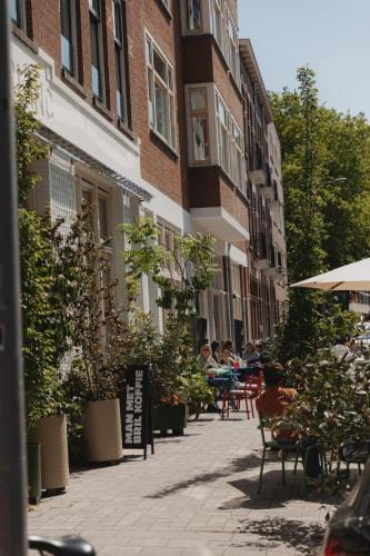 Man Met Bril Koffie Hotel Hotel in Rotterdam