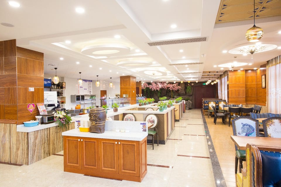 Hangzhou Qigang Luxury Hotel (Linping Donghu International Business Center Branch) Hotel in Hangzhou