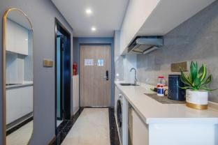Light Luxury Yifei Hotel Apartment (Gaochun Baolong Plaza Branch) Hotel in Nanjing