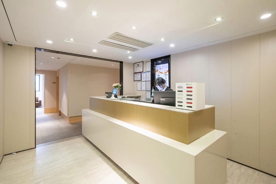 Sushu Luxury Hotel (Shanghai Caohejing Hongmei Road Metro Station Branch) Hotel in Shanghai