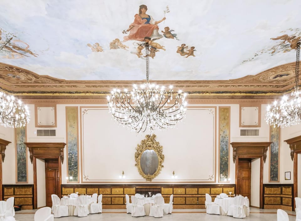 Banquet hall