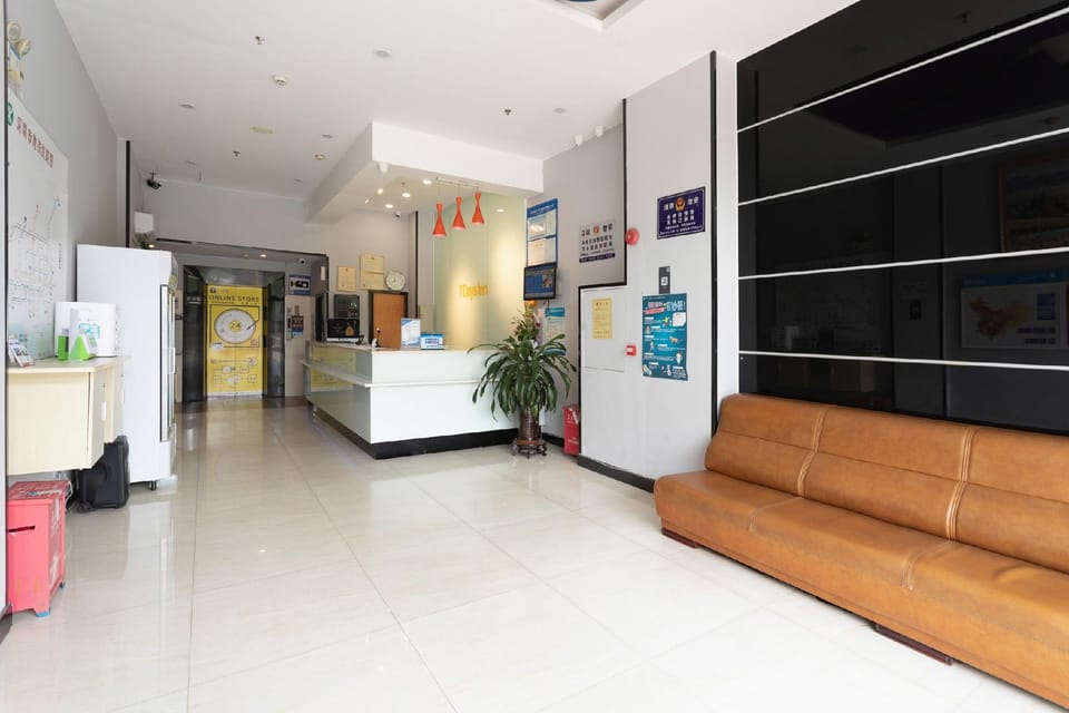 7 Days Inn Shenzhen International Exhibition Center Shajing Metro Station Hotel in Shenzhen