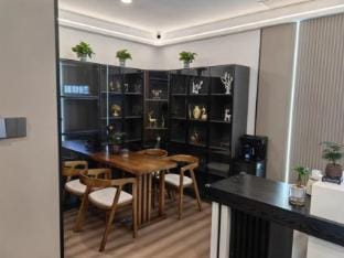 Lanti Movie Hotel (Huzhou South Taihu Hospital Branch) Hotel in Suzhou
